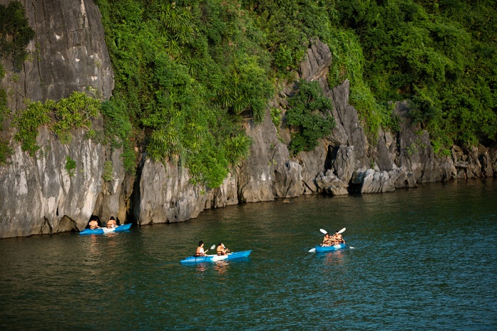 vietnam kayak, kayaking vietnam, must-visit vietnam kayak, river for kayak vietnam, halong quang ninh, halong bay
